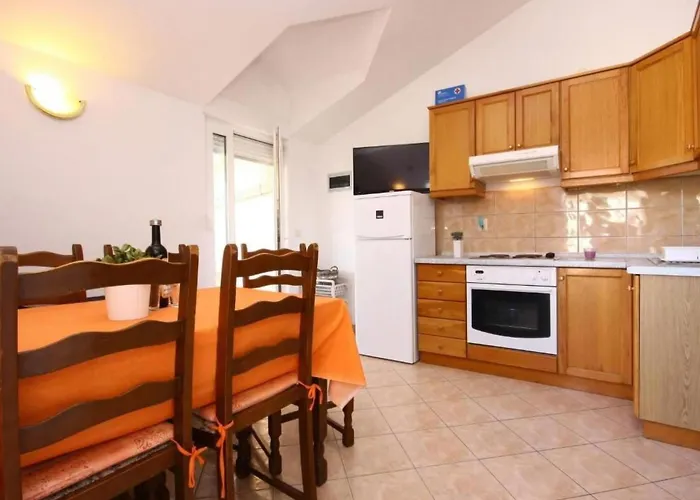 Zdravko 3 Fuer 5 Personen By Interhome Apartman *