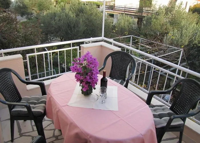 Zdravko 3 Fuer 5 Personen By Interhome Apartman